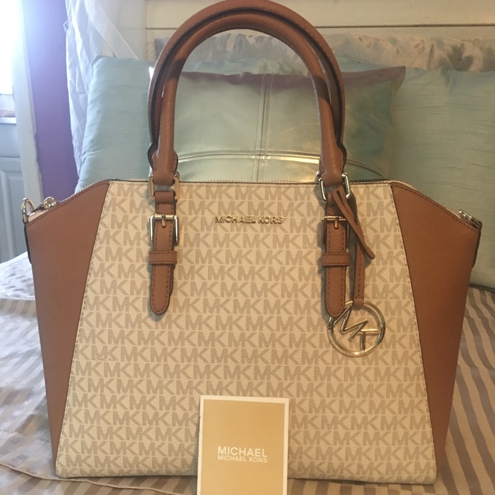 MICHAEL KORS CIARA SATCHEL TOTE LARGE (vanilla)